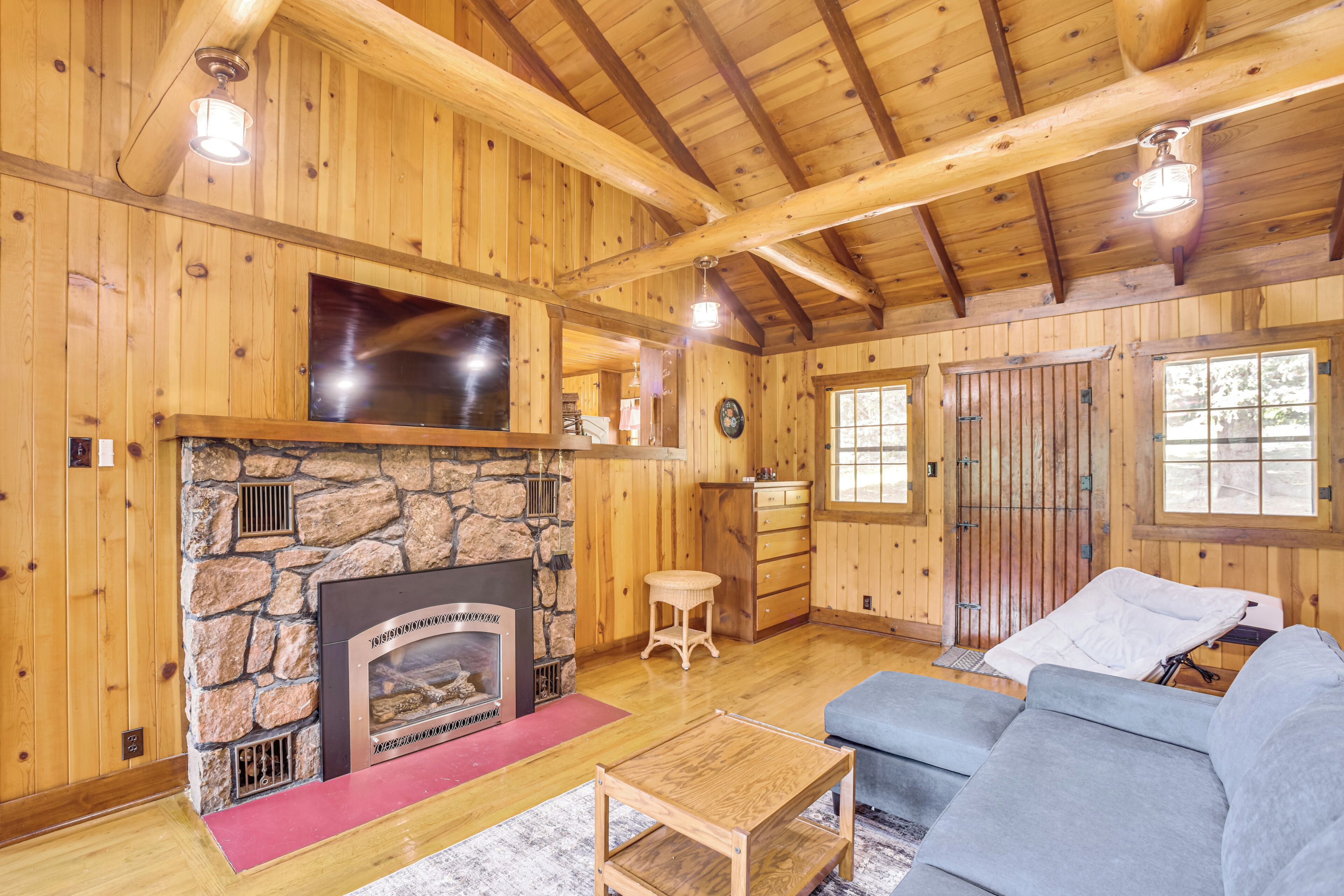 House (2 Bedrooms) | Interior