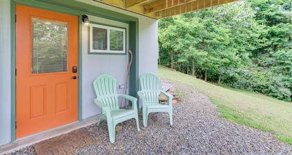 4 Mi to Blue Ridge Parkway: Floyd Studio w/ Yard