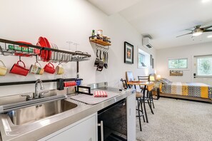 Apartment (0 Bedroom) | Interior