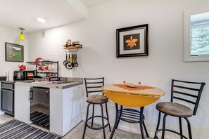 Apartment (0 Bedroom) | Interior