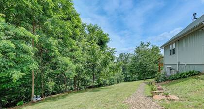 4 Mi to Blue Ridge Parkway: Floyd Studio w/ Yard