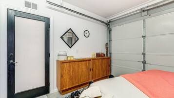 Apartment (0 Bedroom) | Interior