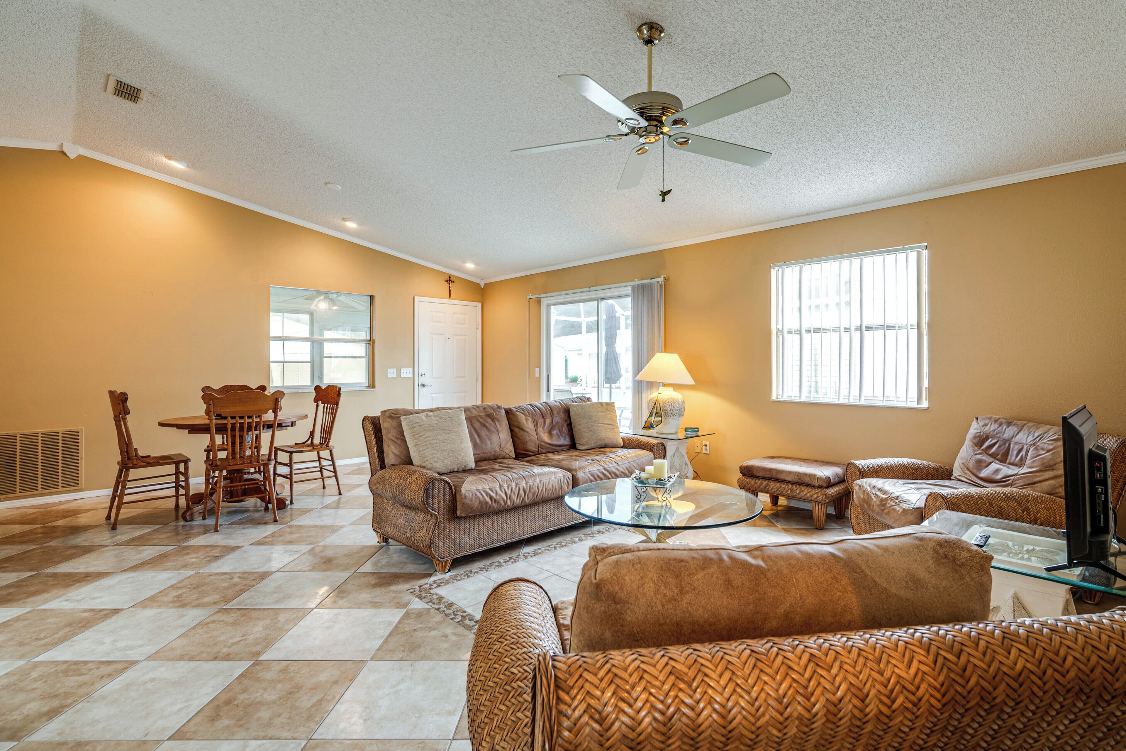 House (2 Bedrooms) | Interior