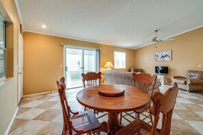 House (2 Bedrooms) | Interior