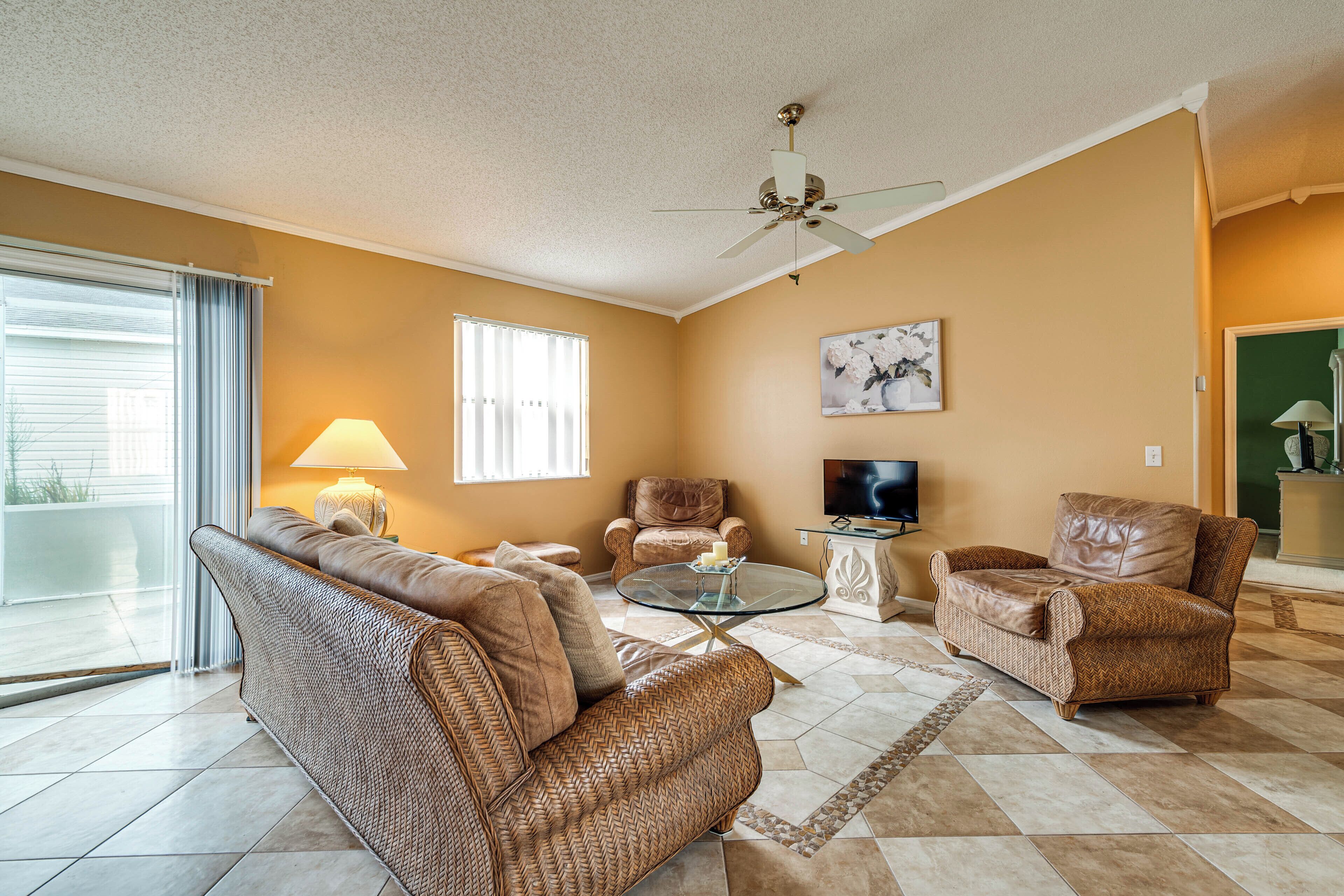 House (2 Bedrooms) | Interior