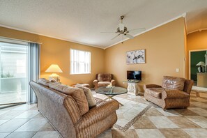 House (2 Bedrooms) | Interior