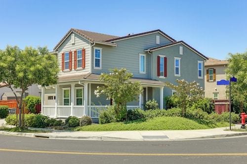 Walk to Parks: Mountain House Retreat w/ Patio!