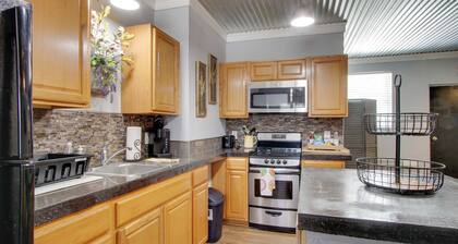 Commuter-friendly Rental Unit in Greenwood!