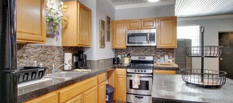 Commuter-friendly Rental Unit in Greenwood!