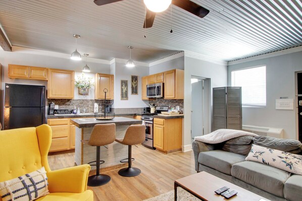 Apartment (1 Bedroom) | Interior - Commuter-friendly Rental Unit in Greenwood! (Greenwood)