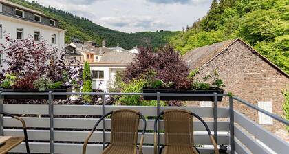 Cozy apartment a minute's walk from the Vulkaneifel Therme.