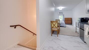 Apartment (0 Bedroom) | Interior