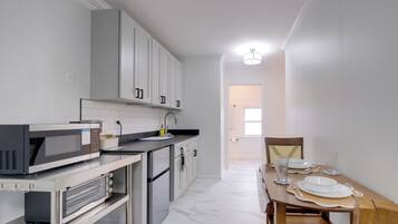 Apartment (0 Bedroom) | Interior