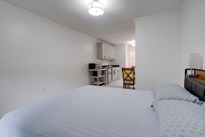 Apartment (0 Bedroom) | Interior