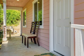 House (1 Bedroom) | Interior - Quaint Concord Home w/ Covered Porch: Near Hiking (Concord)