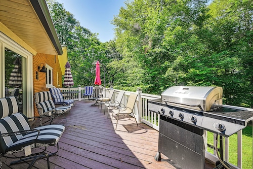 Golf Course Views & Games Galore - Vine Grove Gem!