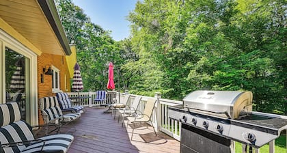 Golf Course Views & Games Galore - Vine Grove Gem!