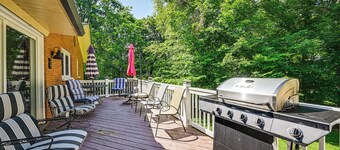 Golf Course Views & Games Galore - Vine Grove Gem!