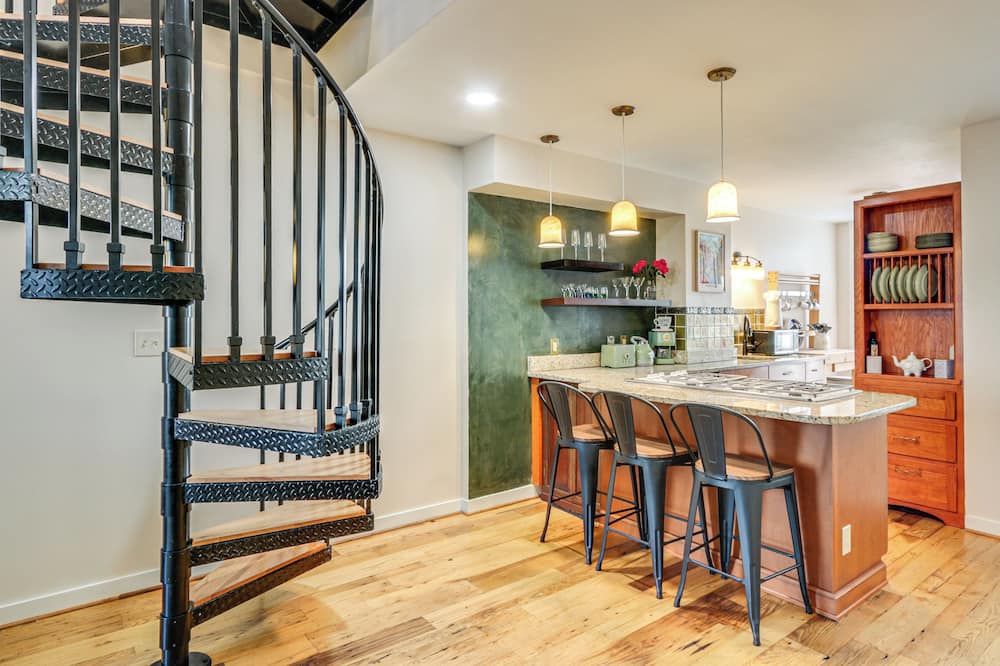 Dtwn at Your Door: Historic Frederick Gem w/ Yard! - Frederick County, MD