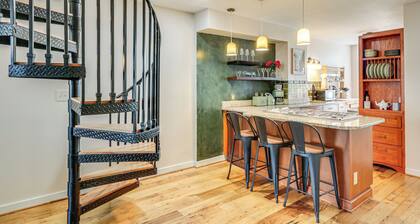Dtwn at Your Door: Historic Frederick Gem w/ Yard!