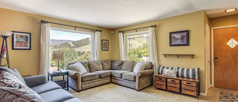 Rumah (3 Bedrooms) | Bagian depan properti