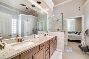 Interior - 7 Mi to Galleria Dallas: Family Home w/ Yard (Dallas)