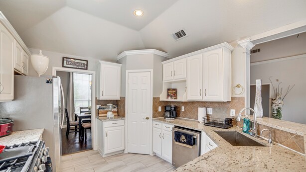 Interior - 7 Mi to Galleria Dallas: Family Home w/ Yard (Dallas)