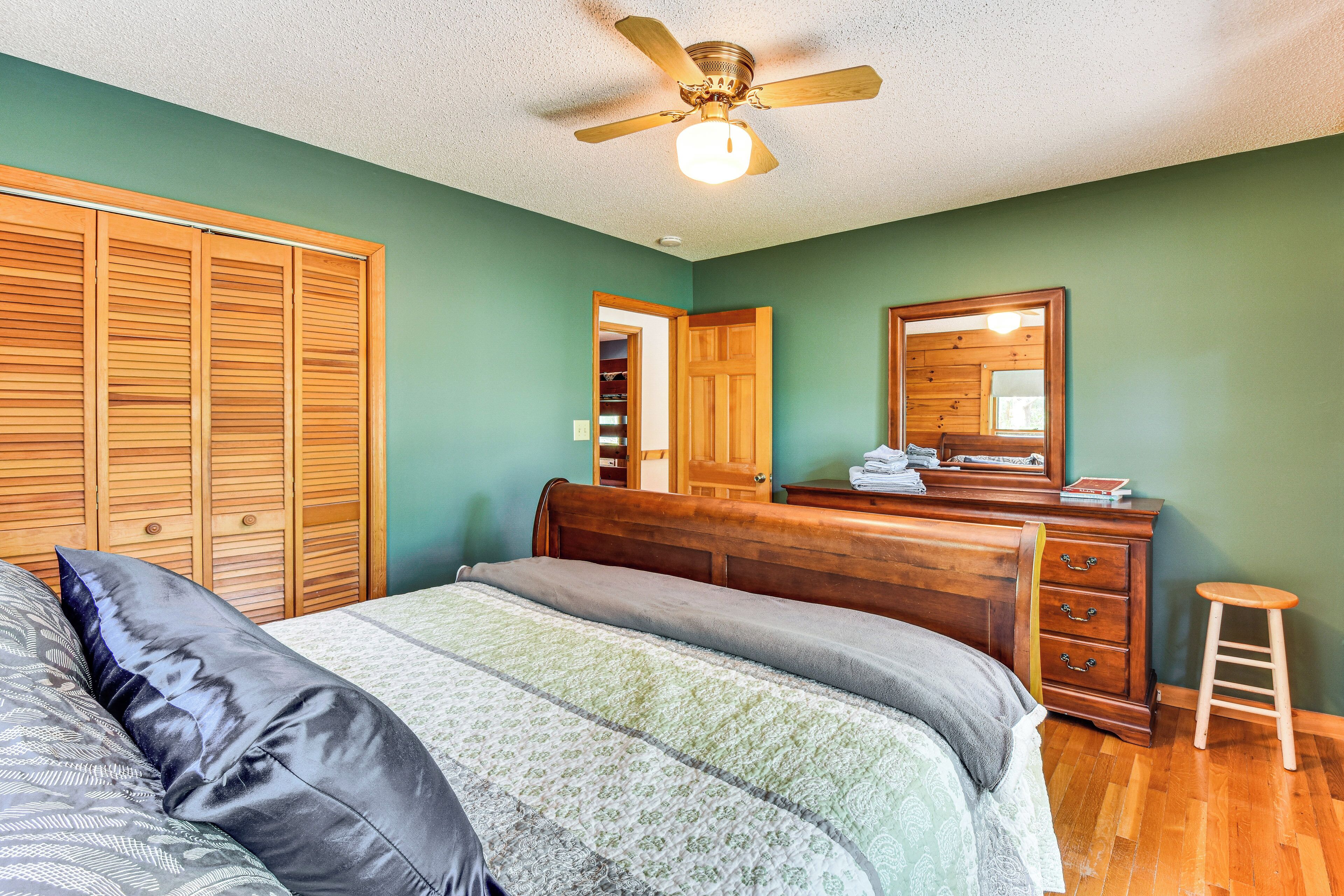 House (3 Bedrooms) | Interior