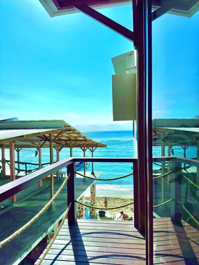 The Ohm at Thomas Beach