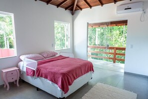 5 bedrooms, iron/ironing board, WiFi