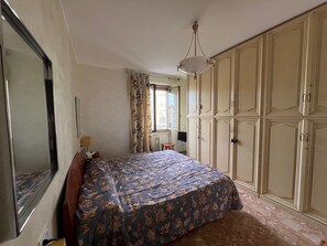 2 Schlafzimmer, Bügeleisen/Bügelbrett, WLAN