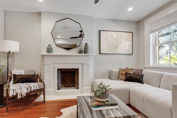 Unclassified image, 1 of 12, button