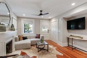 Unclassified image, 3 of 12, button