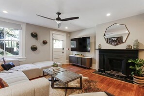 Unclassified image, 3 of 11, button