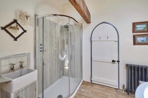 Shower, towels, shampoo