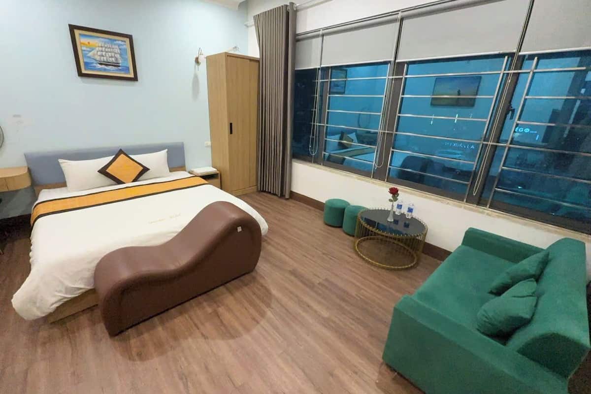 Deluxe Room | Desk, free WiFi