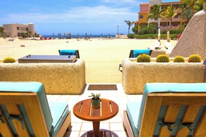 Property grounds - Beachfront Patio with BBQ, Firepit & Ocean Views (Cabo San Lucas)
