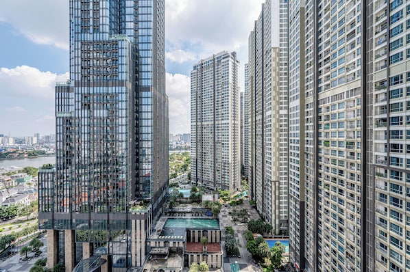 Appartement Supérieur, 3 chambres, balcon, vue ville | Vue de la chambre