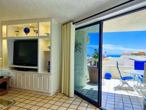 Een smart-tv en een kantoor