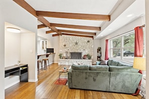 House, 3 Bedrooms | Living area