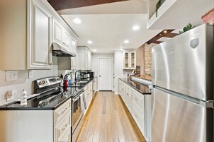 Casa, 3 quartos | Cozinha privada | Geladeira, fogão, cafeteira/chaleira, torradeira