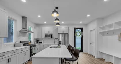 Brand-new 4br Unique Design Near Downtown Indy 4 Bedroom Home