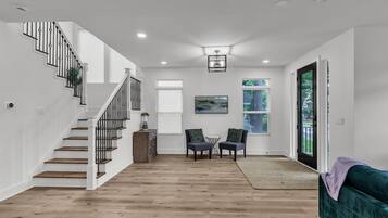 House, 4 Bedrooms | Interior