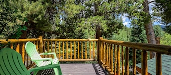 The River House 3 Bedroom Cabin