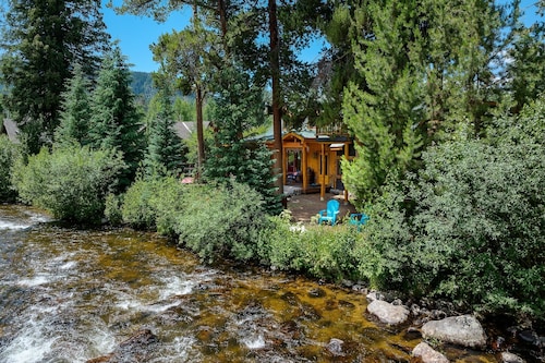 The River House 3 Bedroom Cabin