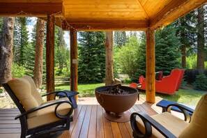 House, 3 Bedrooms | Terrace/patio