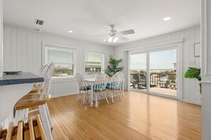 Maison, 3 chambres | Intérieur