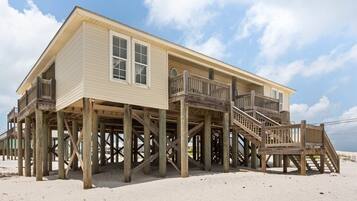 House, 4 Bedrooms | Exterior