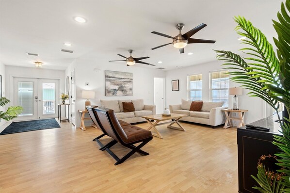 Maison, 4 chambres | Aire de séjour | Services de diffusion en continu