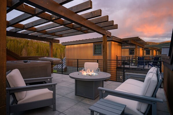 House, 4 Bedrooms | Terrace/patio